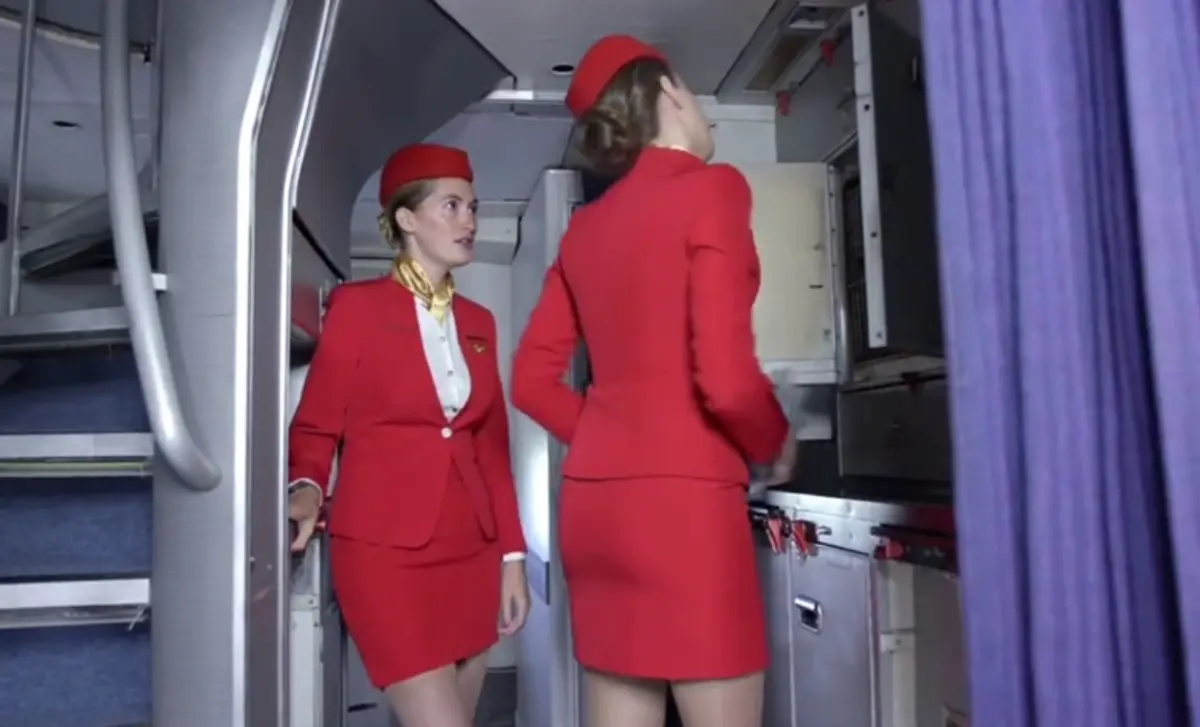 《法国空姐2019》资源下载-多塞尔航空手机免费看全集-法国空姐电影高清在线播放完整版